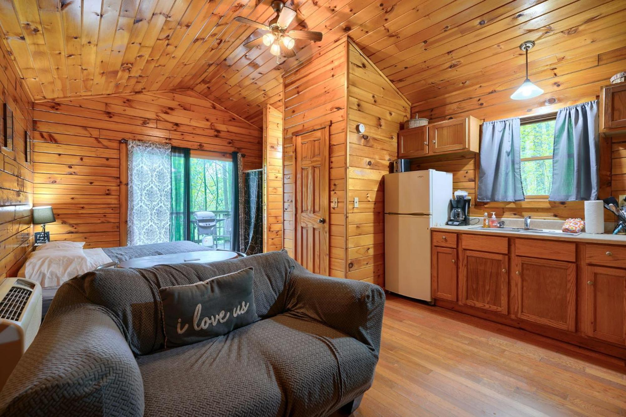 Blue Rose Cabins - Wildwoods Cabin Logan Eksteriør bilde